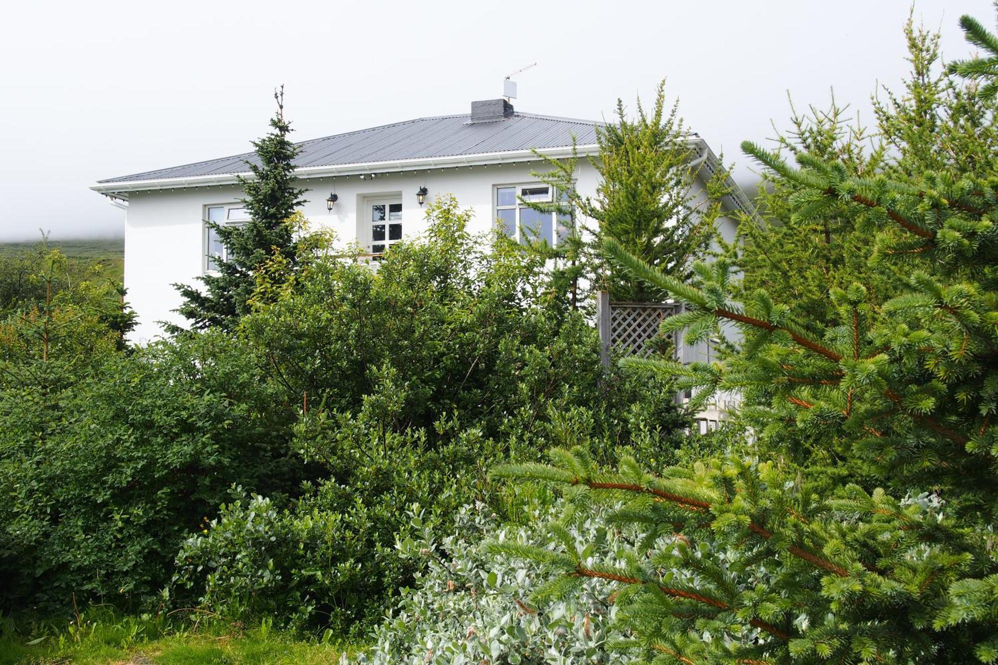 Granastathir Guesthouse Husavik Bagian luar foto