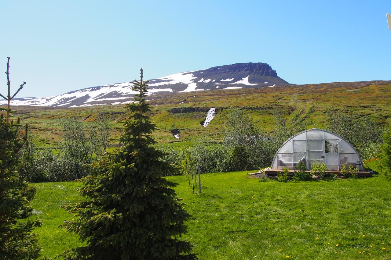 Granastathir Guesthouse Husavik Bagian luar foto